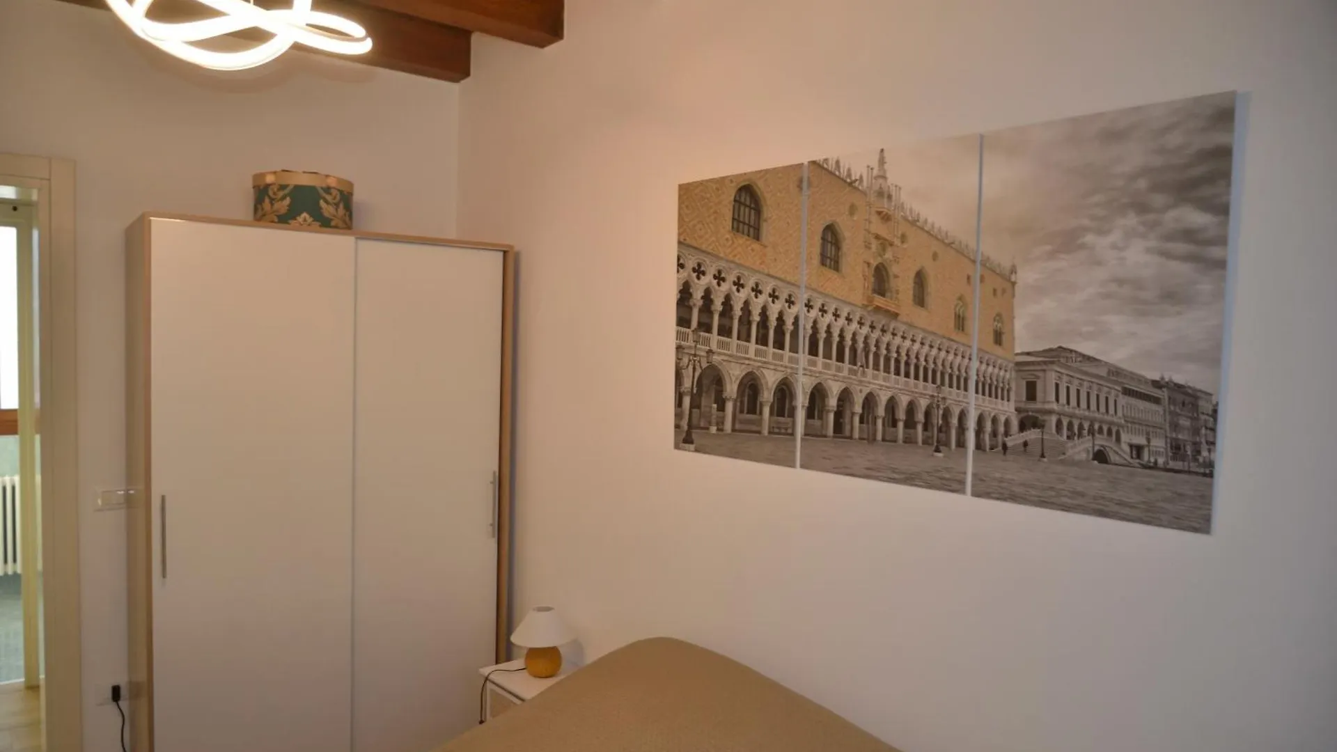 Ca Vellione Cozy Apt Noale Italy